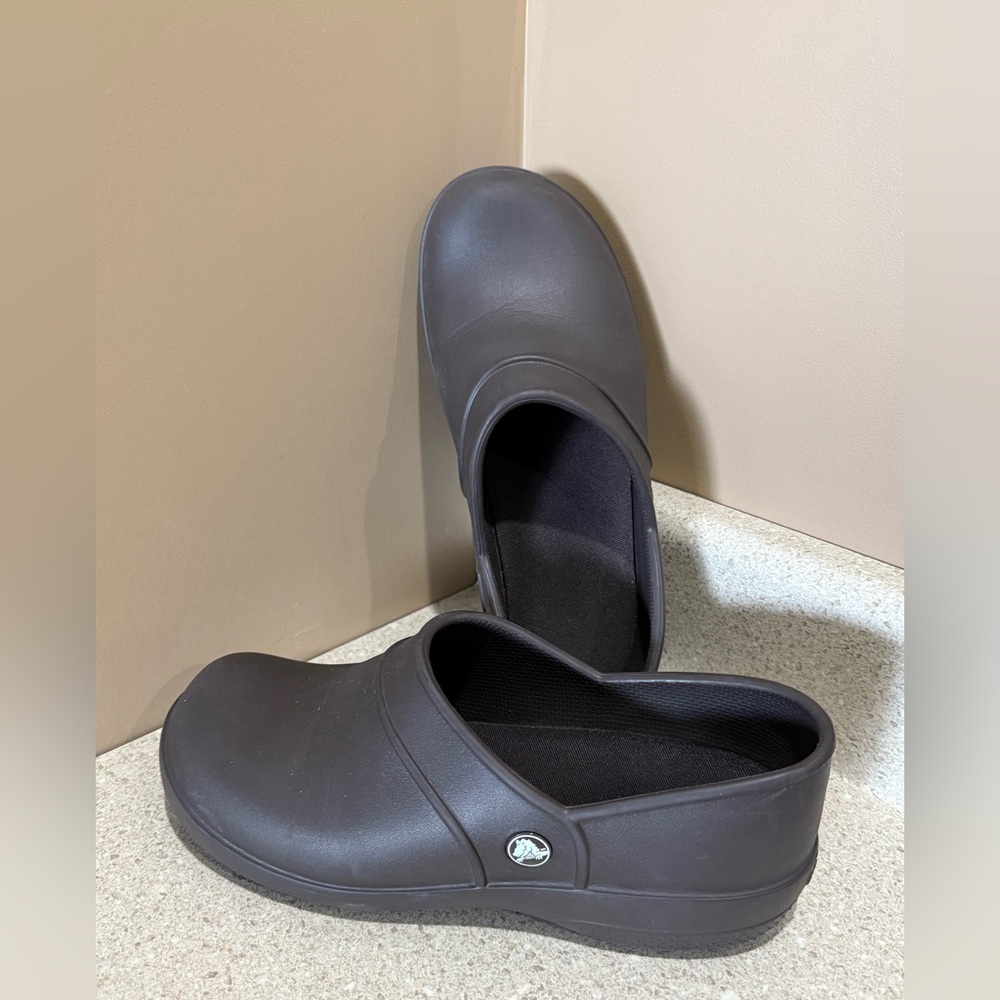 Like-New CROCS Work SHOES Clogs NO HOLES